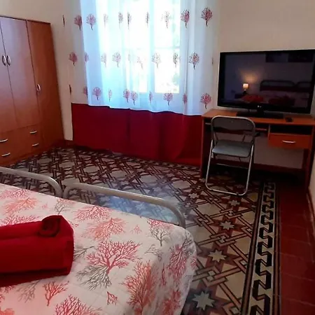 Grazioso Bilocale Con Vista Su Parco Comunale A Due Passi Dal Centro * La Maddalena (Sassari)