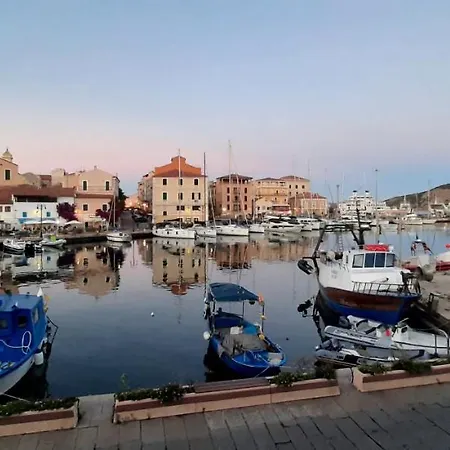 Grazioso Bilocale Con Vista Su Parco Comunale A Due Passi Dal Centro *